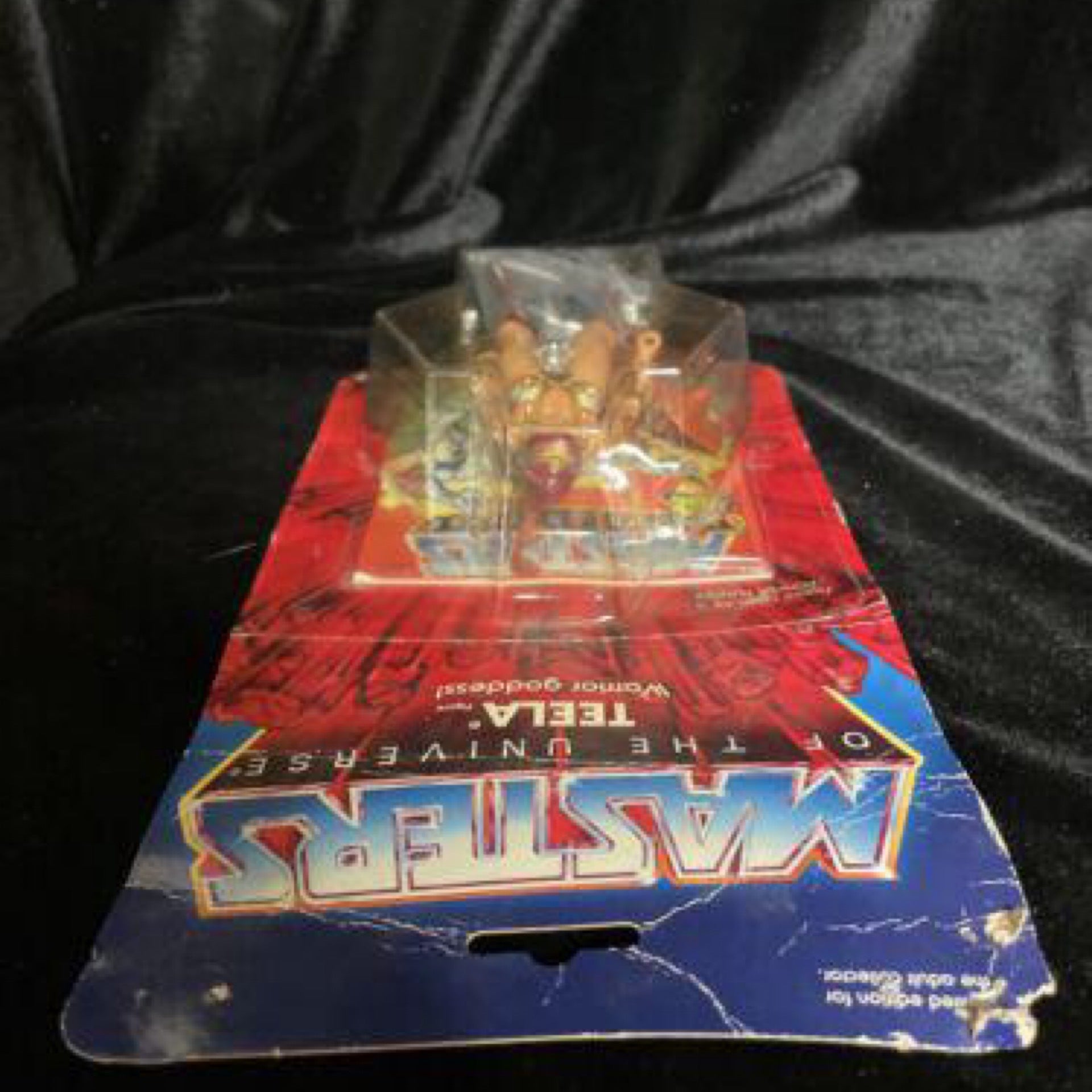 masters-of-the-universe-teela-figure-commemorative-series-limited